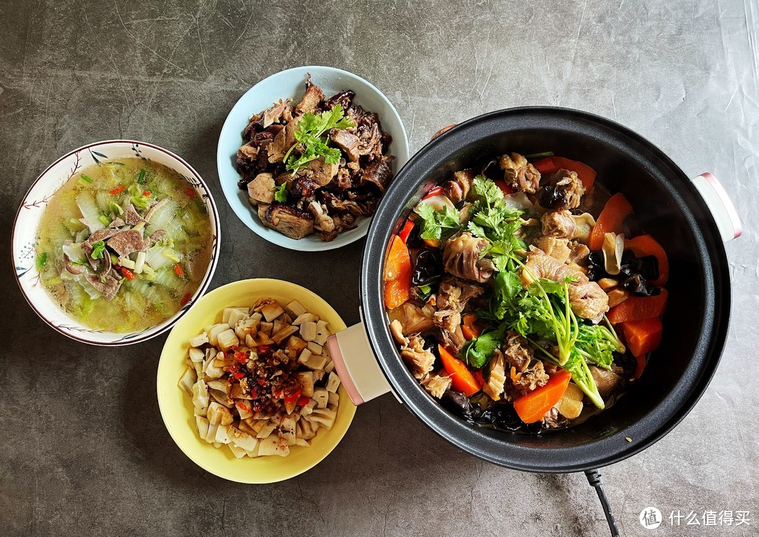 出差回家，老公亲自下厨做饭菜，鸡鸭上桌很可口，网友：好羡慕呀